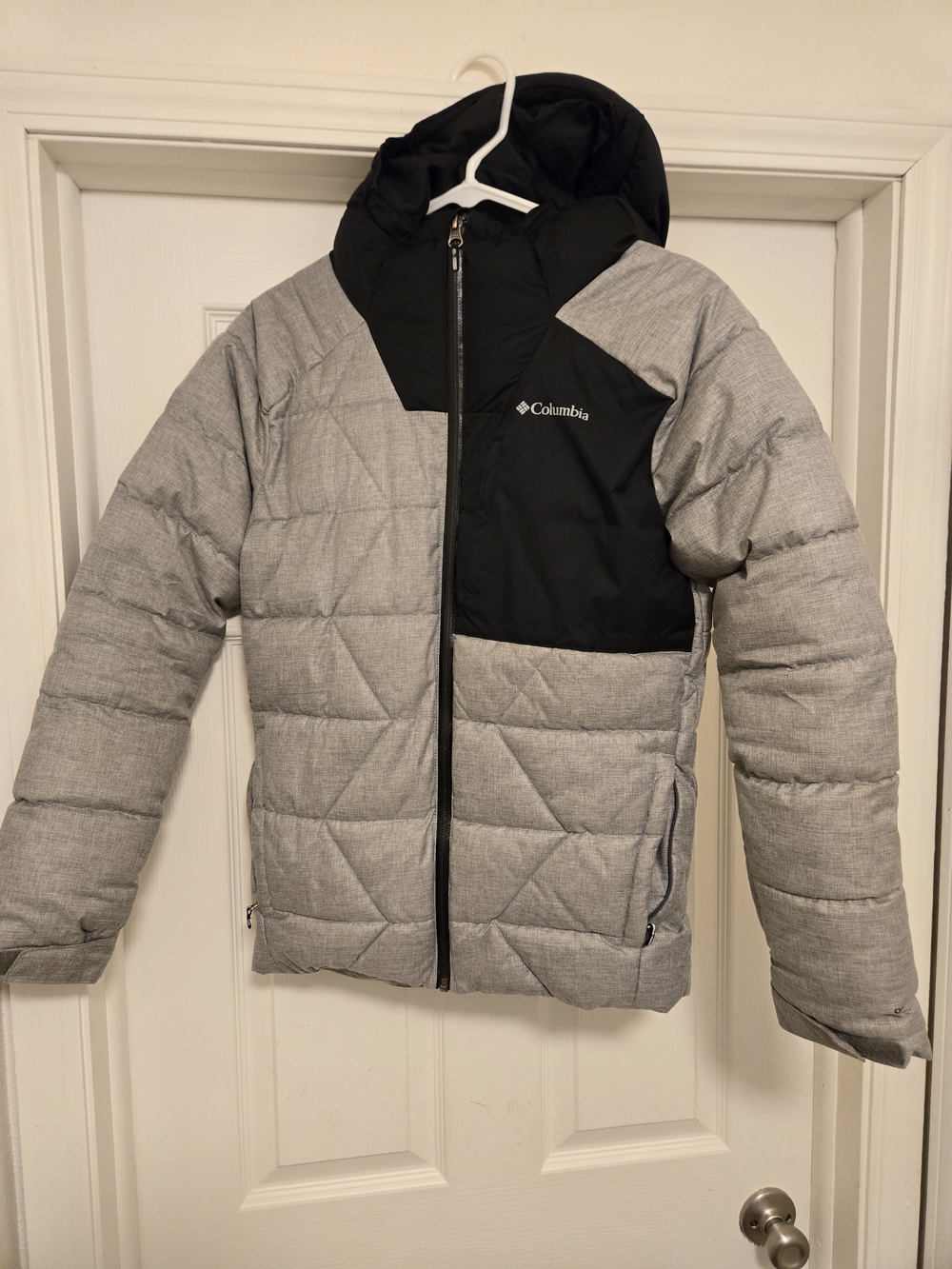 Columbia Two-Tone Hooded Puffer Jacket in Gray and Black